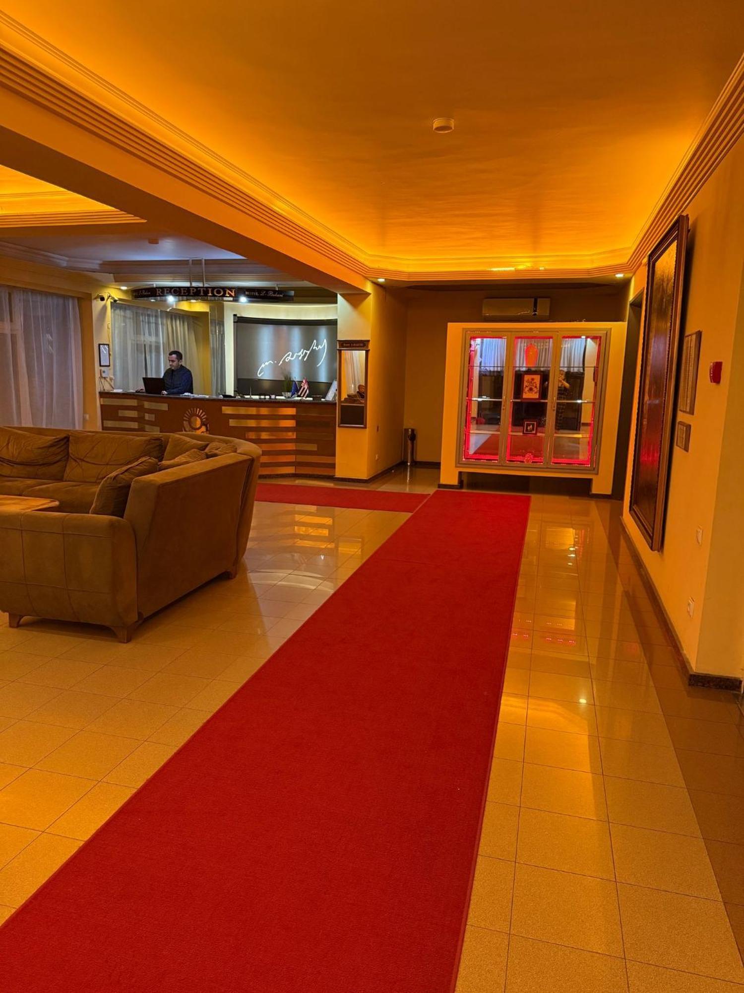 L Bakuri Hotel Batumi Exterior photo