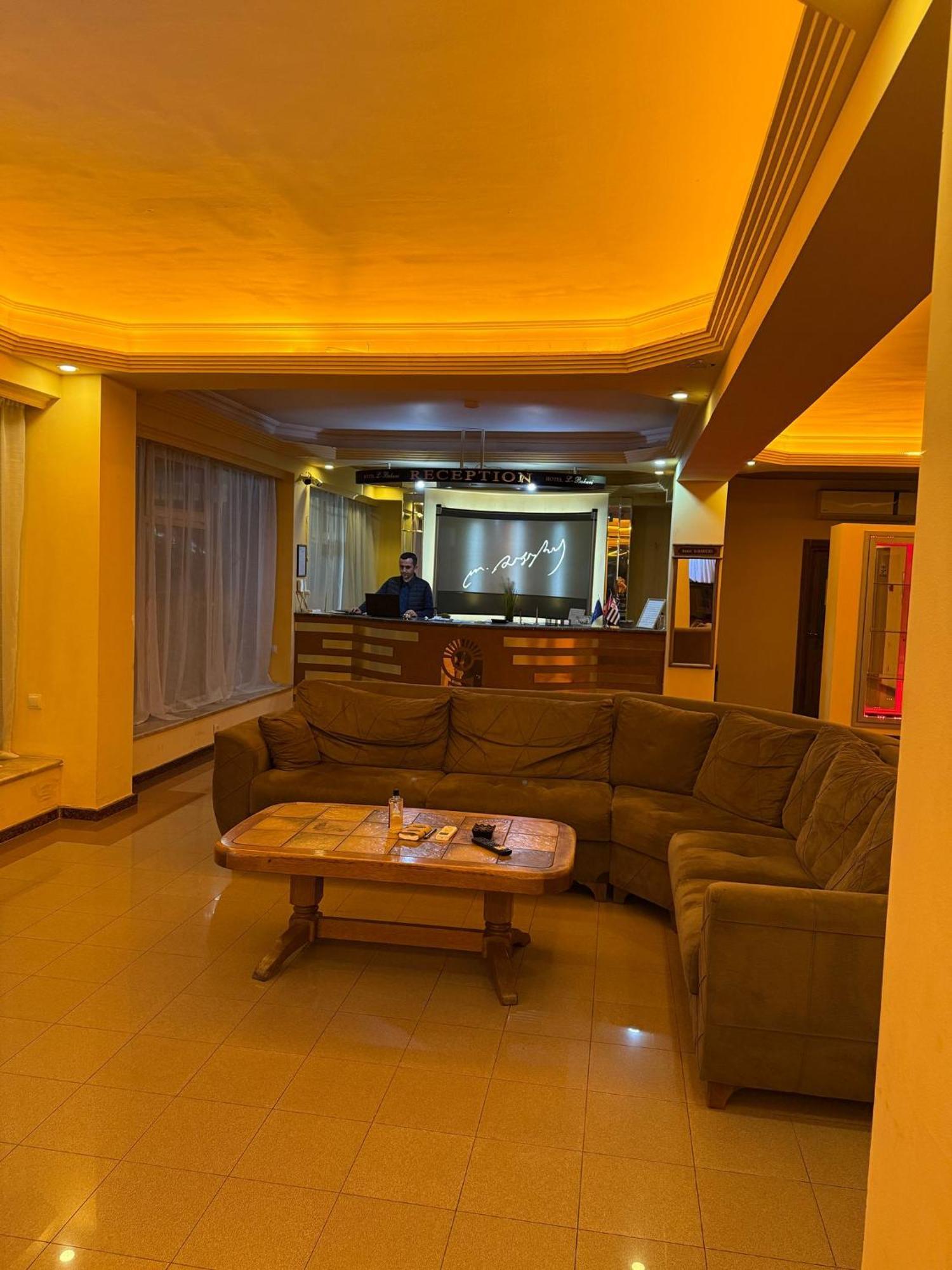 L Bakuri Hotel Batumi Exterior photo